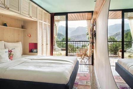 Adults-only overnachten bij Bikini Island & Mountain Port de Soller