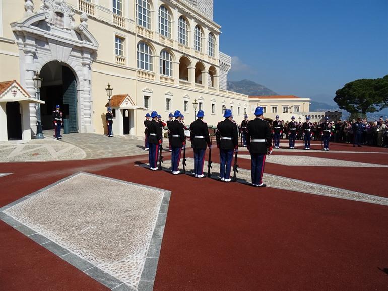 Aflossing van de wacht paleis Monaco