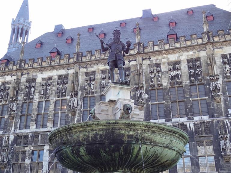 Aken, stadhuis