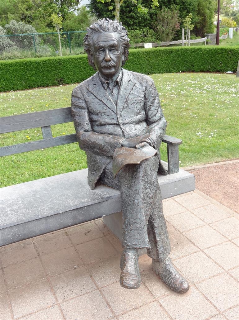 Albert Einstein standbeeld in De Haan
