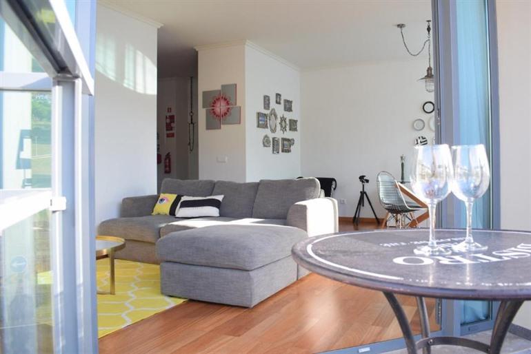 Angel’s Apartment boeken