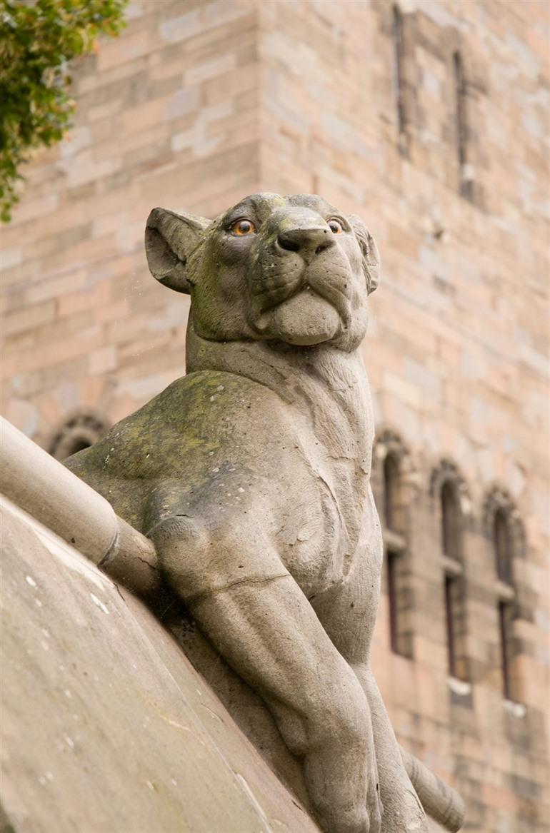 Animal Wall aan Cardiff Castle, Wales