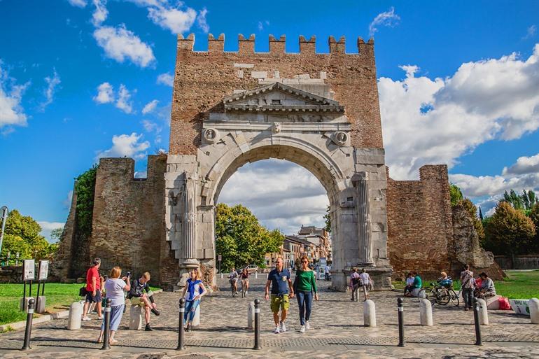 Arco di Agusto, Rimini