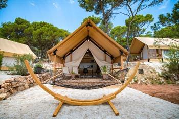 Arena One 99 Glamping boeken