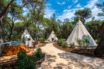 Arena One 99 Glamping boeken