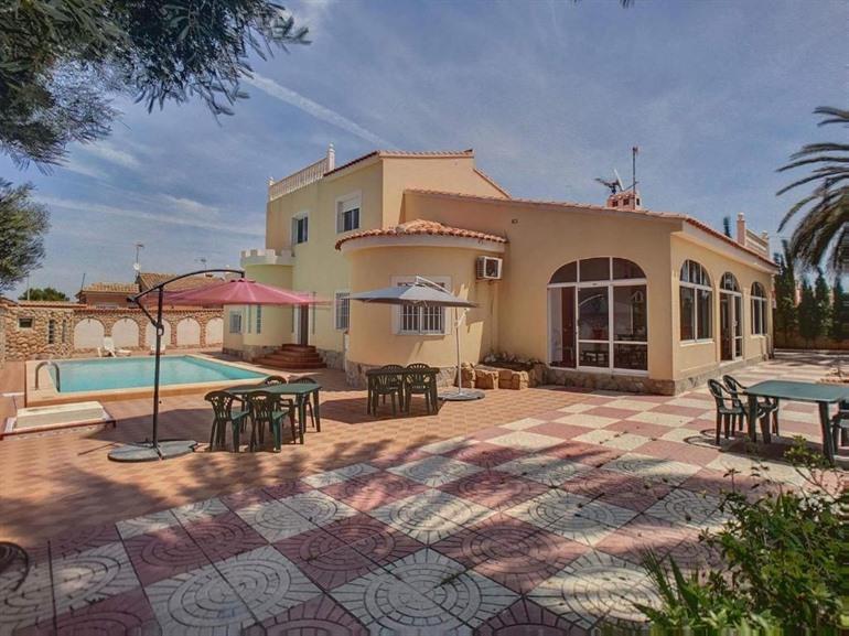 B&B Chambres d'hôtes Villa Salvador Dali boeken