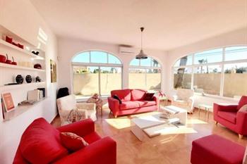 B&B Chambres d'hôtes Villa Salvador Dali boeken