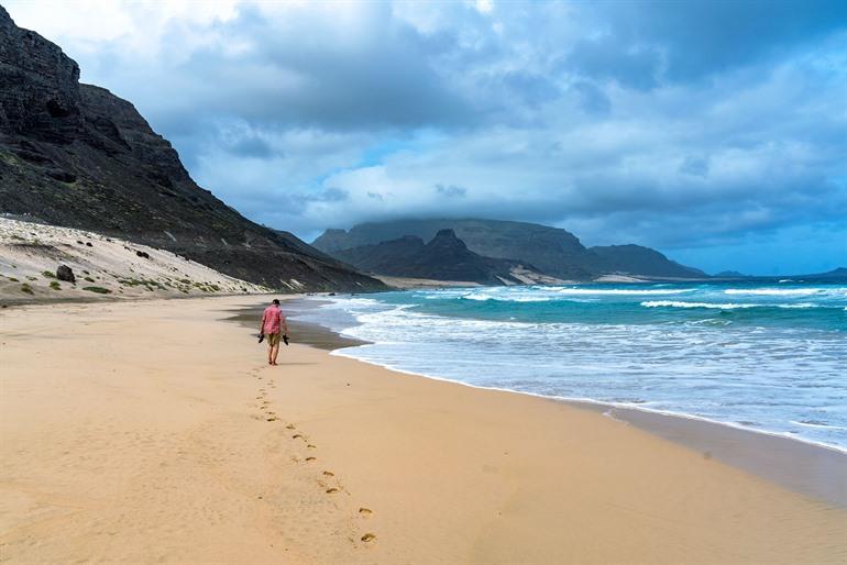 Baia das Gatas-strand, São Vicente-eiland 