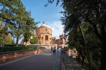 Basiliek Madonna di San Luca bezoeken in Bologna