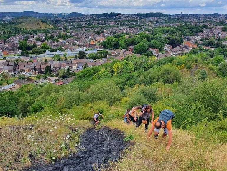 Beklimmen mijnterril in Charleroi