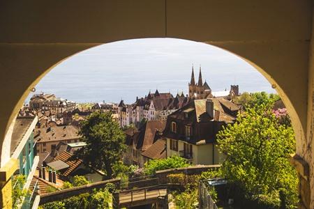 19 niet-te-missen bezienswaardigheden in Neuchâtel: wat je zeker moet zien tijdens je bezoek