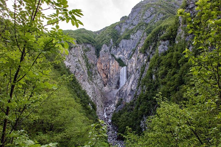 Bezoek de Boka waterval bij Bovec, Slovenië