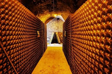 Bezoek de wereldberoemde Veuve Clicquot vanuit Reims, incl. bezoek aan de kathedraal en 4 proeverijen