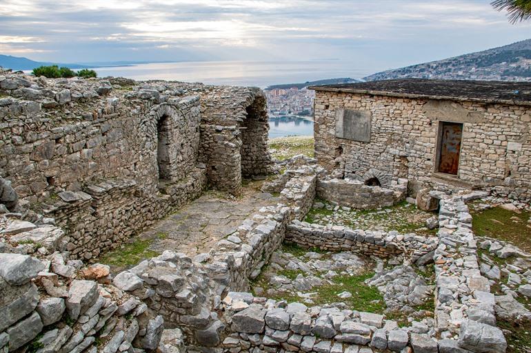 Bezoek het Monastery of 40 Saints, vlakbij Sarandë