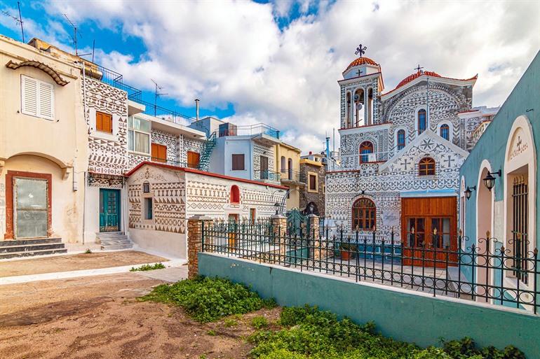 Bezoek het plaatsje Pyrgi en bewonder de architectuur