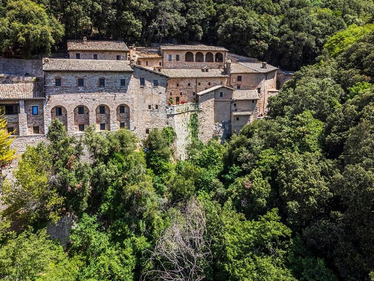 Bezoek het Santuario dell'Eremo delle Carceri
