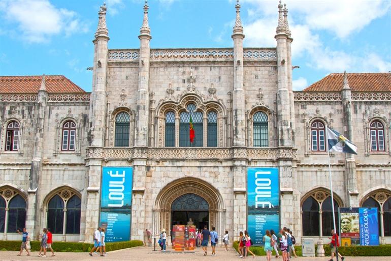 Bezoekers voor museum