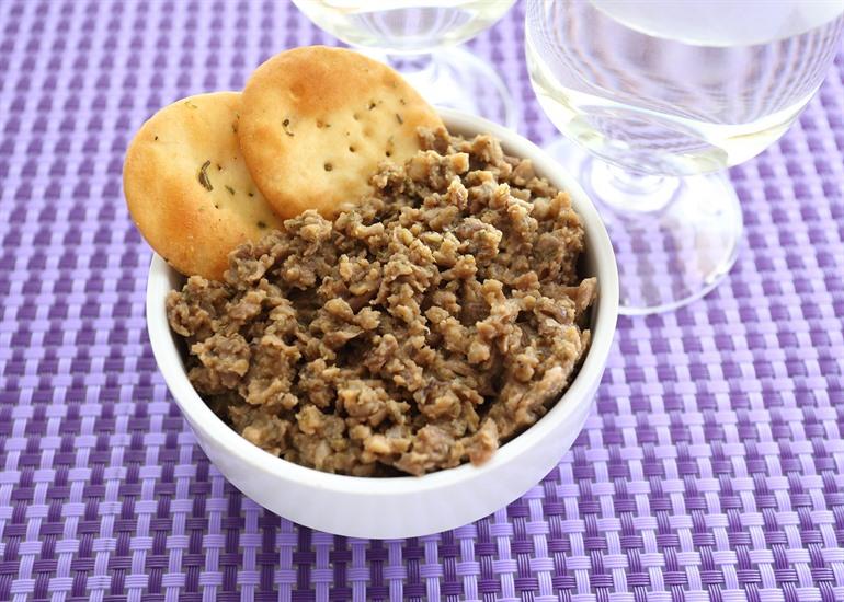 Bigilla, een Maltese dip voor bij crackers of brood