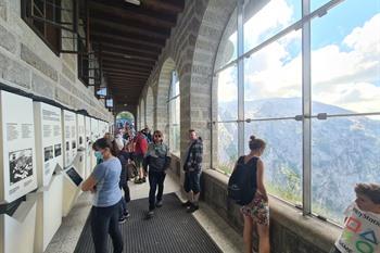 Binnen in het Adelaarsnest, Berchtesgaden