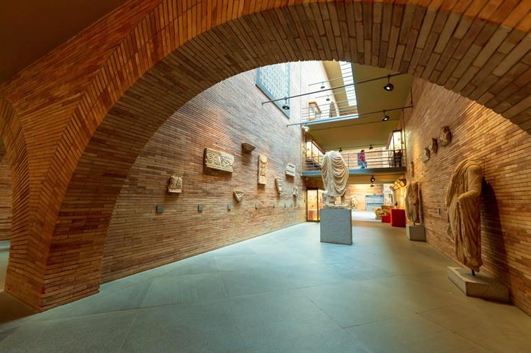 Binnen in het Museo Nacional de Arte Romano