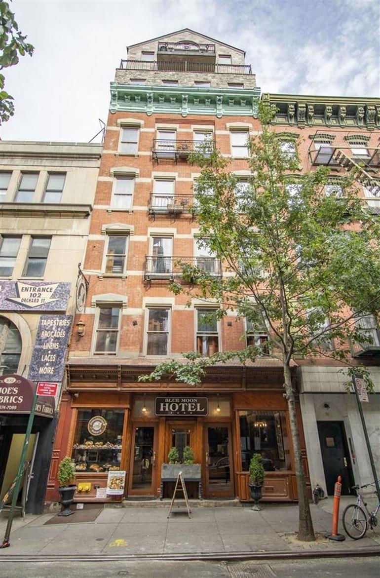 Blue Moon Boutique Hostel