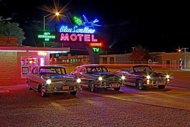 Blue Swallow Motel komt in Tucumcari