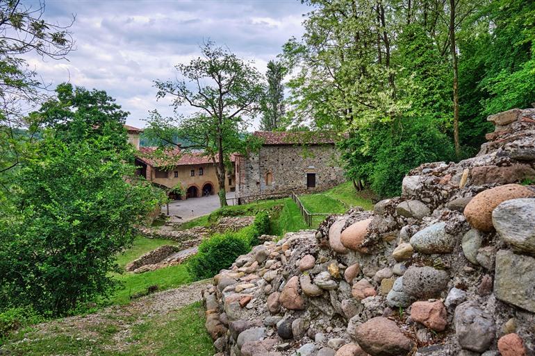 Boek je tickets voor een bezoek aan Monastero di Torba