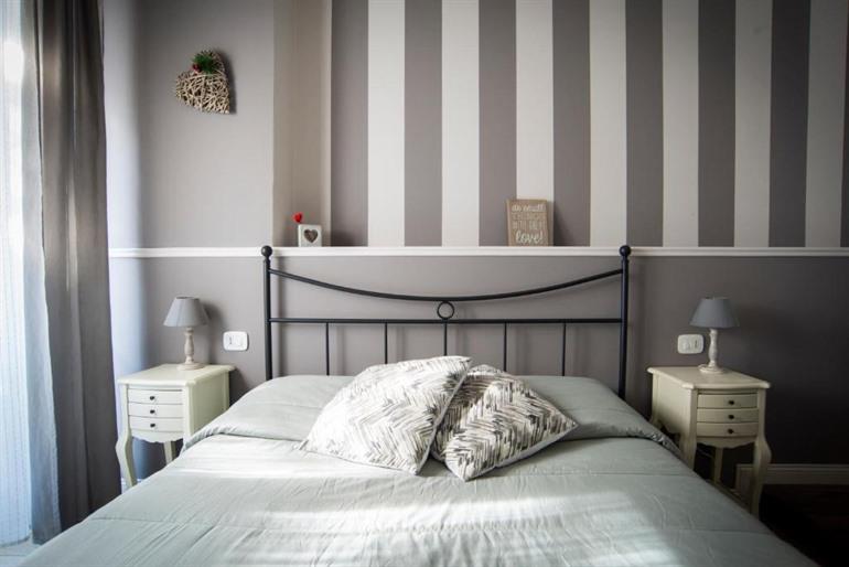 Boek je verblijf bij B&B Romantica Salerno vlakbij Piazza Gioia Flavio