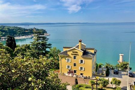 Boek je verblijf bij Hotel Riviera & Maximilian's in Trieste