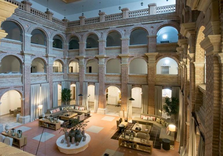 Boek je verblijf bij Parador de Lleida, een voormalig klooster in het stadscentrum