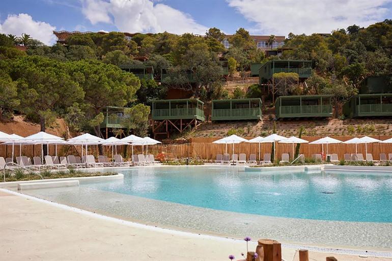 Boek nu een tent of bungalow bij Camping Cala Pola aan de Costa Brava
