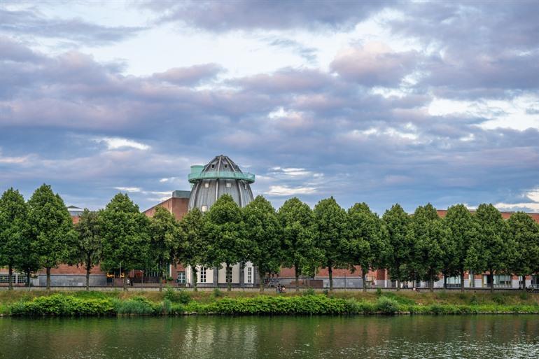 Bonnefantenmuseum aan de Maas