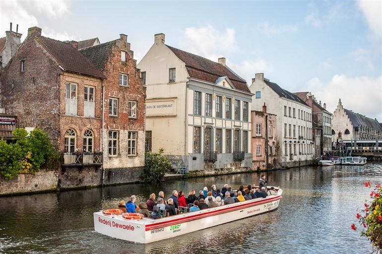 Boot op de Leie in Gent 