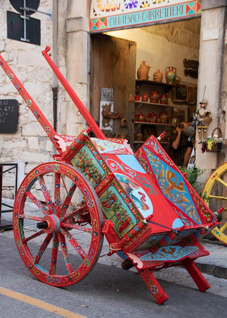 Bottega van Rosso Cinabro, Ragusa