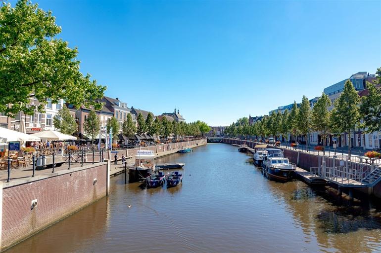 Breda singels: vaartocht met een bootje