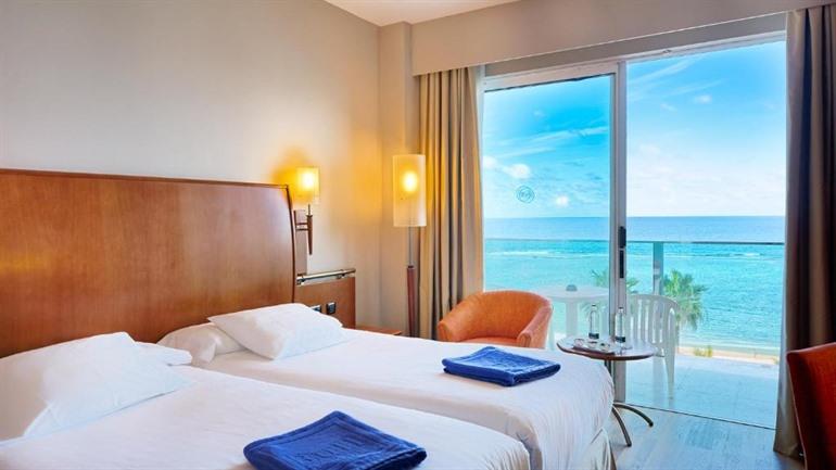 BULL Reina Isabel & SPA boeken