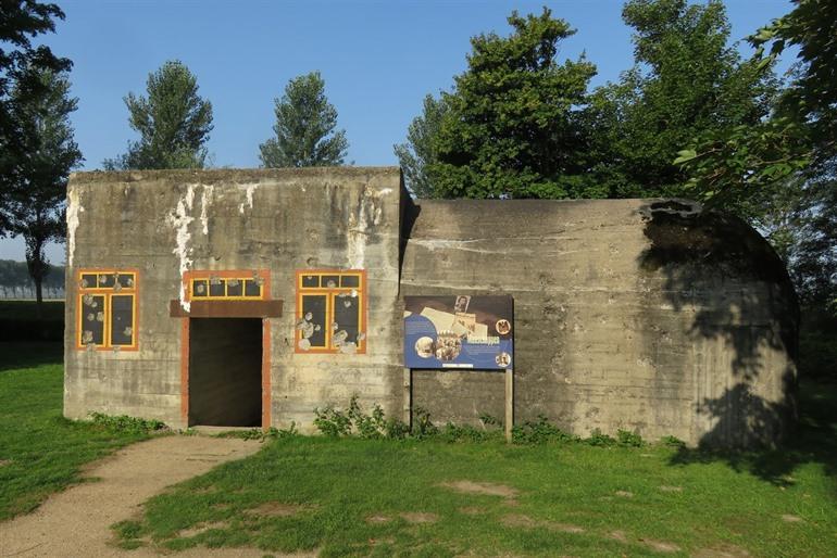 Bunkerdorp van Groede Podium