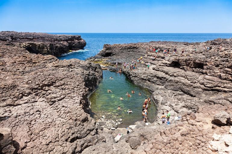 Buracona, natuurlijke poel op het eiland Sal