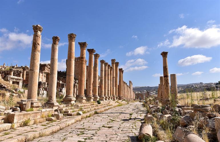 Cardo Maximus, hoofdweg in Jerash, Jordanië