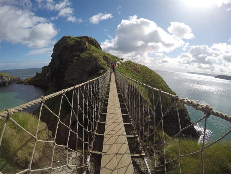 Carrick-a-Rede brug in Noord-Ierland
