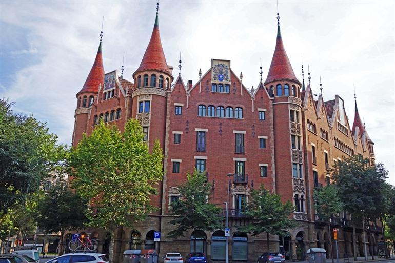 Casa Terrades / Casa de les punxes