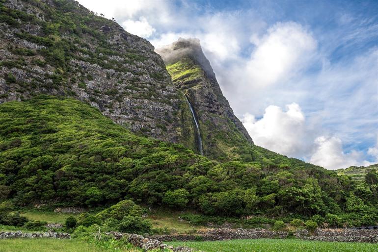 Cascata do Poço do Bacalhau bezoeken, eiland Flores
