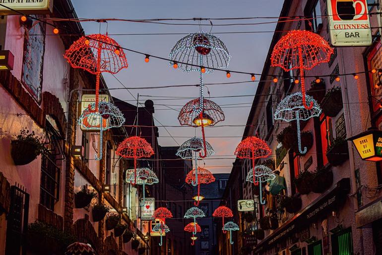 Cathedral Quarter met bekende pubs in Belfast