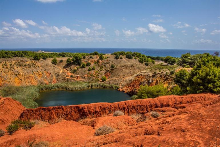 Cava di Bauxiet nabij Otranto bezoeken