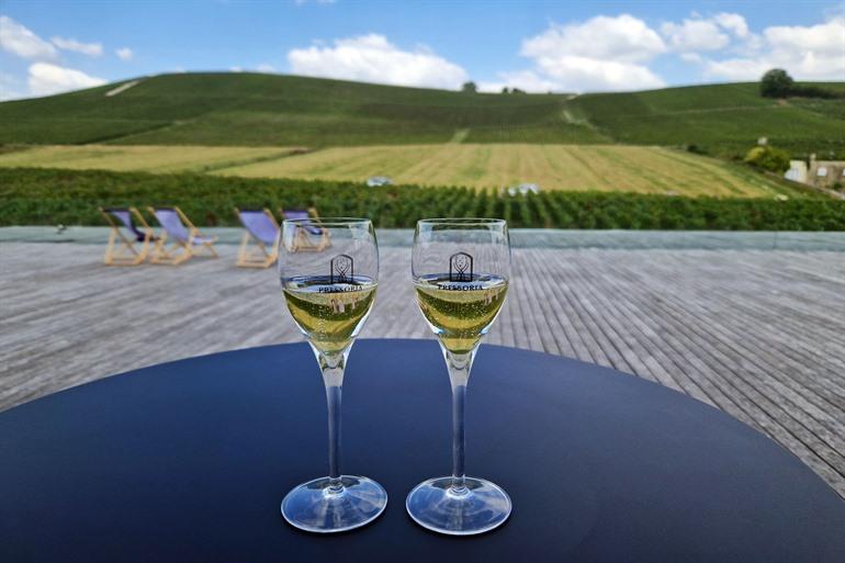 Champagne-proeverij bij een museumbezoek aan Pressoria