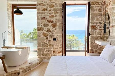 Charmekamer bij Acta 1939 boeken in Himarë