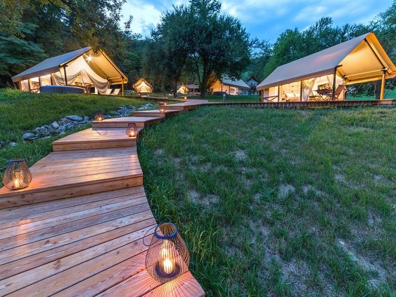 Chateau Ramšak - vineyard glamping resort