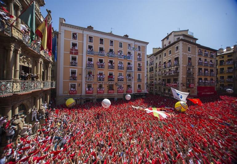 Stierenrennen Pamplona 2024 & San Fermínfeesten Info en tips