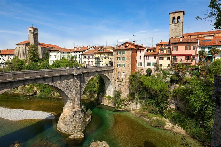 Cividale del Friuli met de Duivelsbrug, Friuli-Venezia Giulia