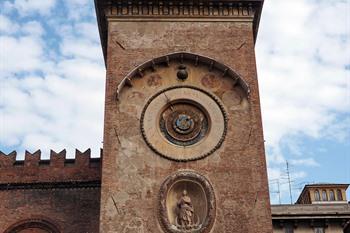 Close-up Torre dell'Orologio, Mantua